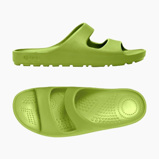 Шльопанці O shoes на низькій платформі жіночі Яблуко